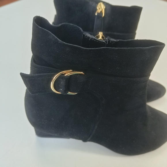 Nine West Jabali Wedge Ankle Boots Size 7 1/2M Black Suede Leather Ankle Bootie - Picture 5 of 10